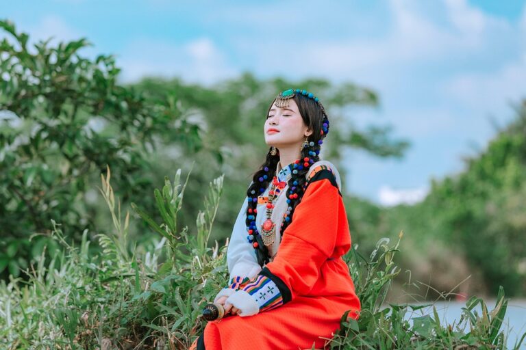 traditional clothing cultures